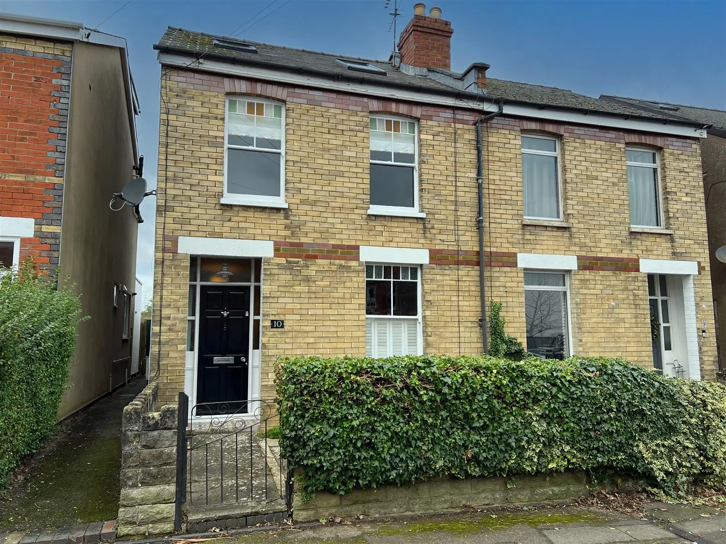 10 Churchill Road
