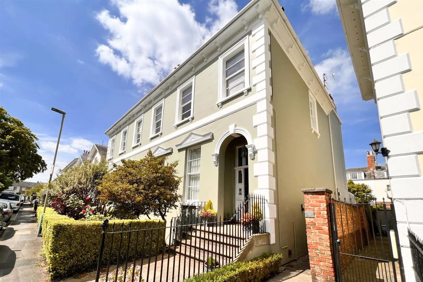 C7vZbiluOEy_EWAfnBAgNw