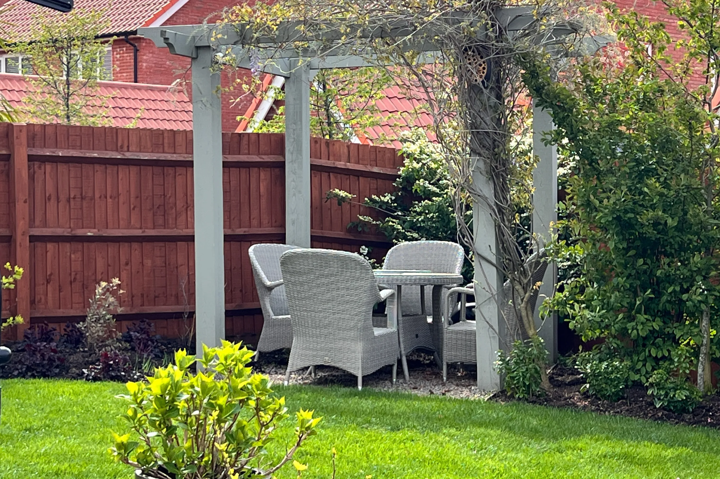 Corner garden
