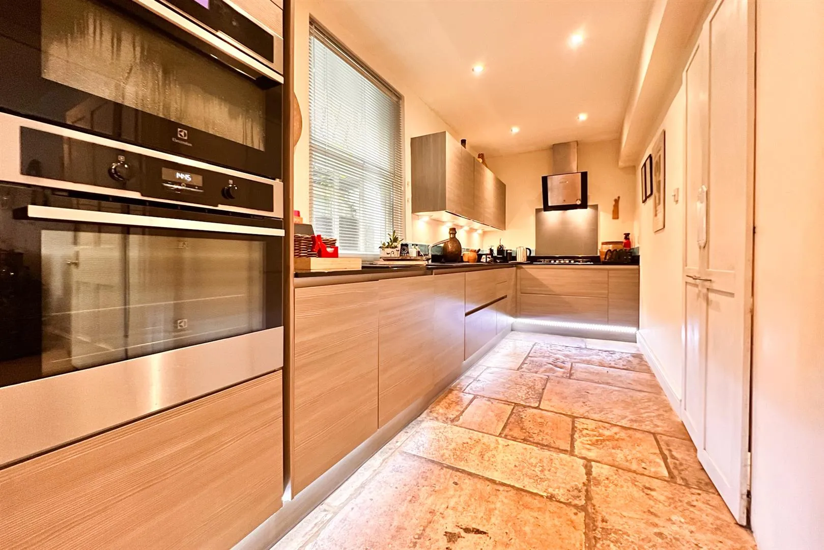 IOxCVFsBQE21CgtJzPbtJg