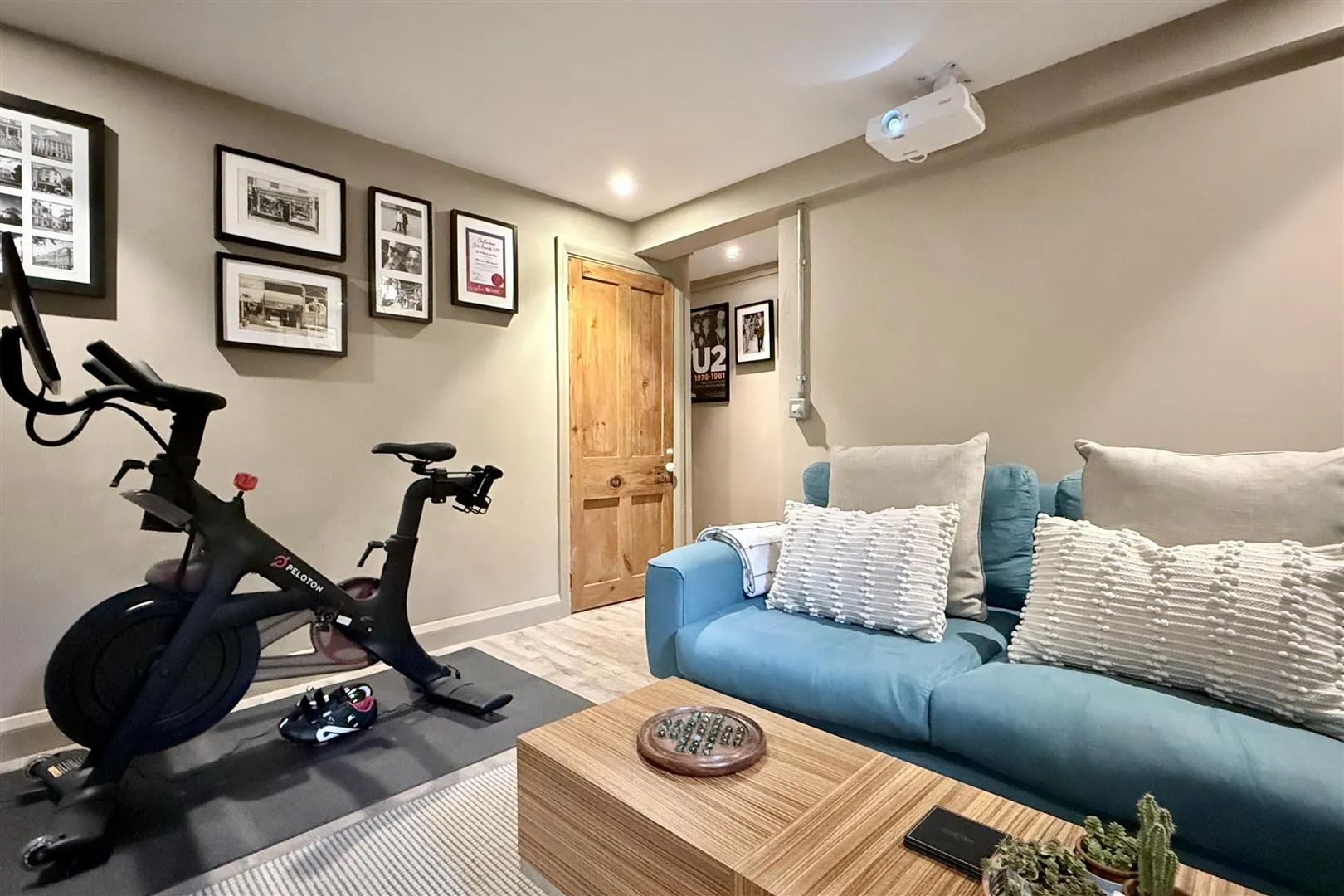 PqZEwz84WU-M5qIsIuKMeQ.jpg