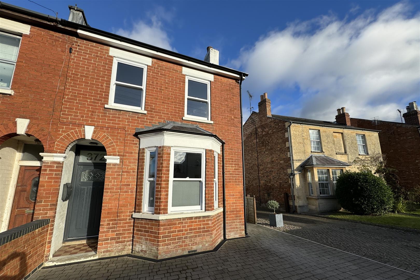 London Road to rent 4 bedrooms Cheltenham