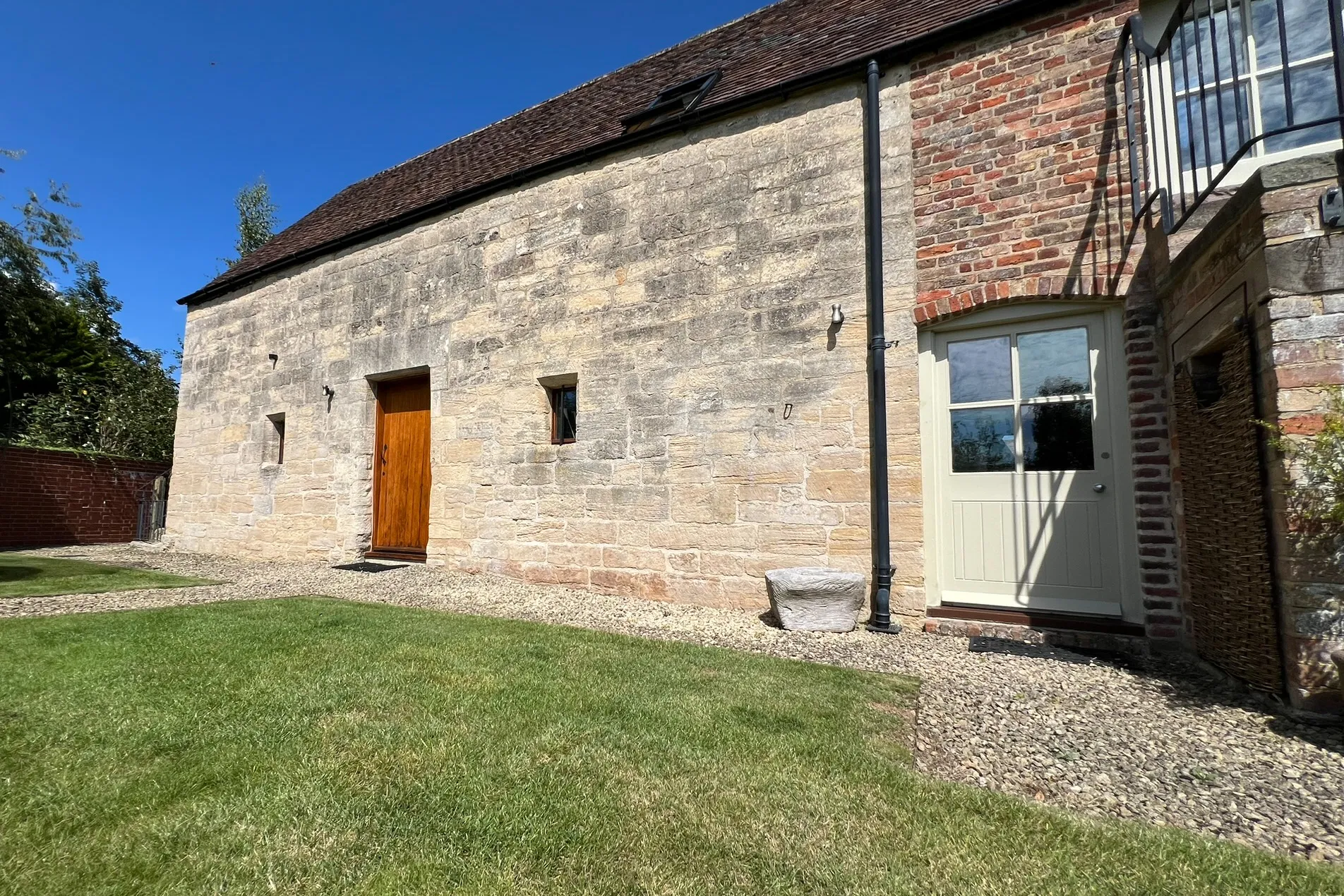 Rear aspect 2