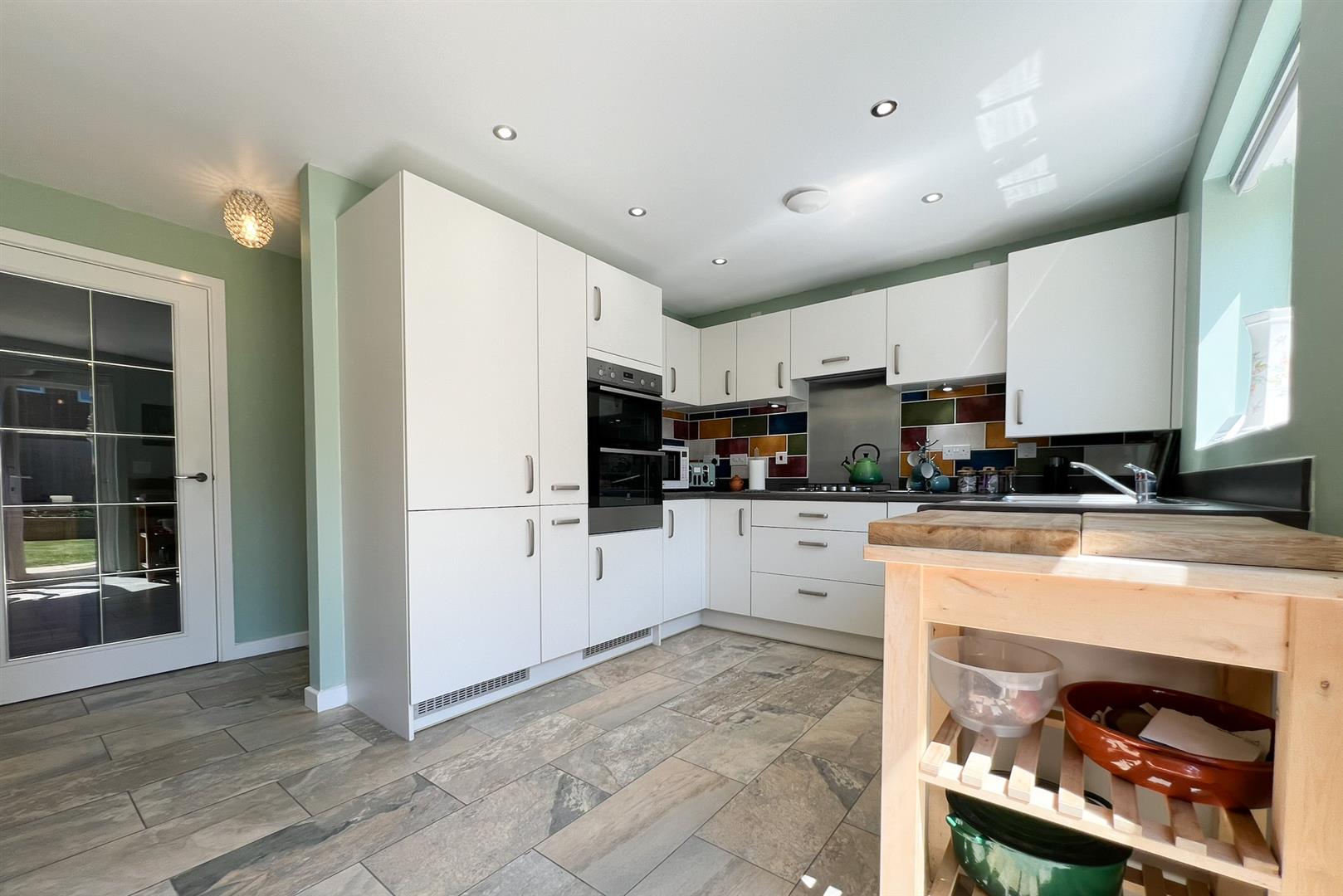 Gloucester Road - Modern 3 bedroom semi - Read Maurice
