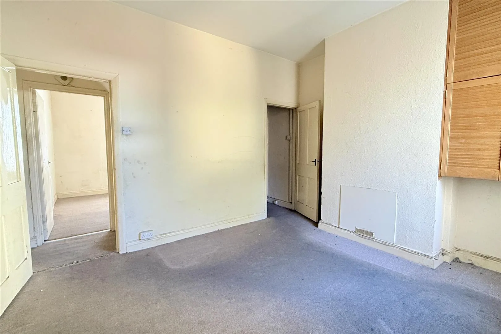 vwgTBtkV5UuuccTxXFN7Ww.jpg
