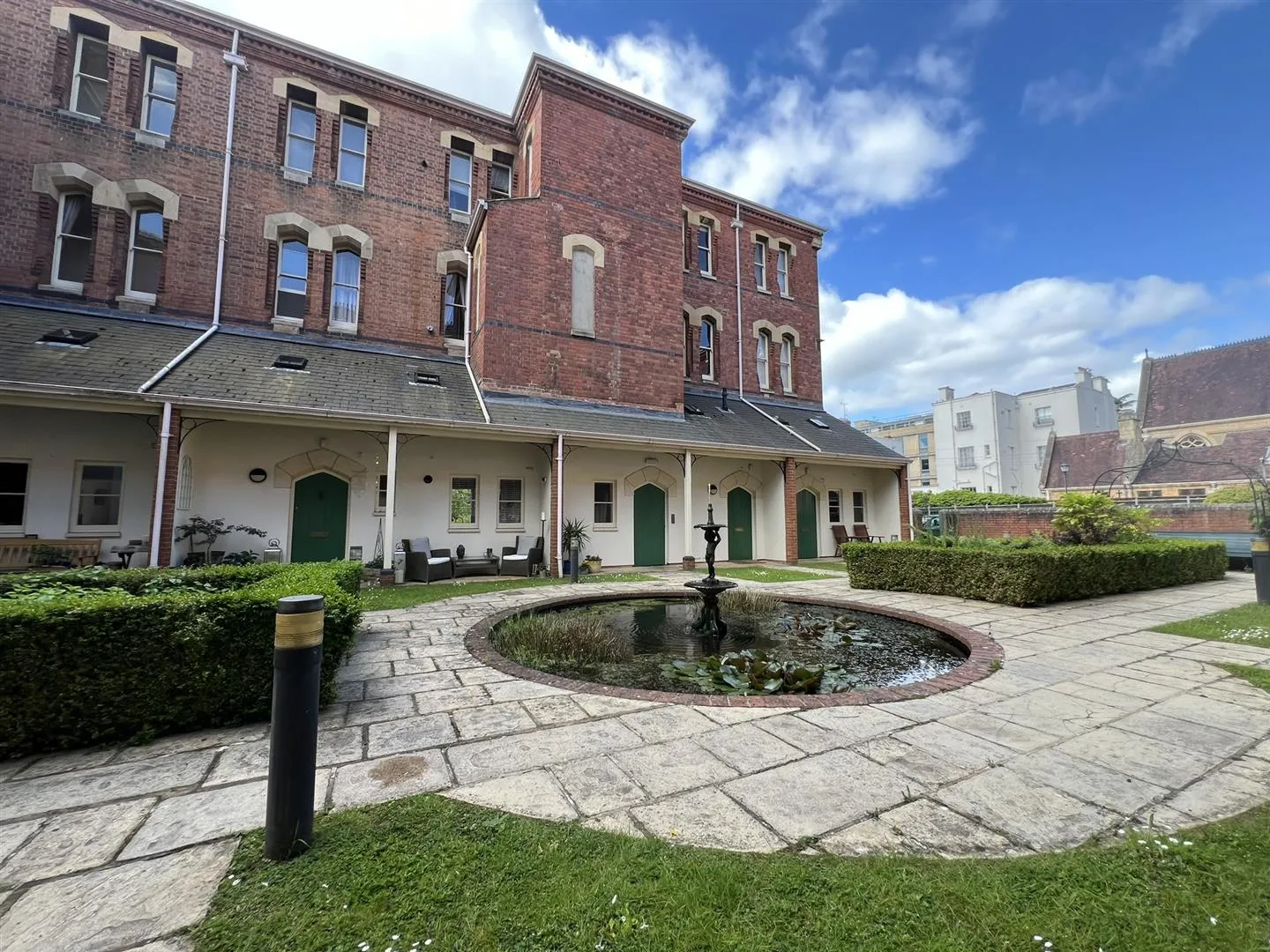 Shaftesbury Hall | Courtyard